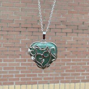 NEW Large Green Aventurine Heart with Leaves Pendant Necklace